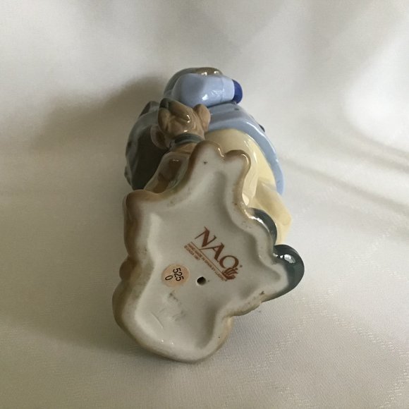 NAO Lladro Spain Figurine Girl with Dog - Picture 7 of 8
